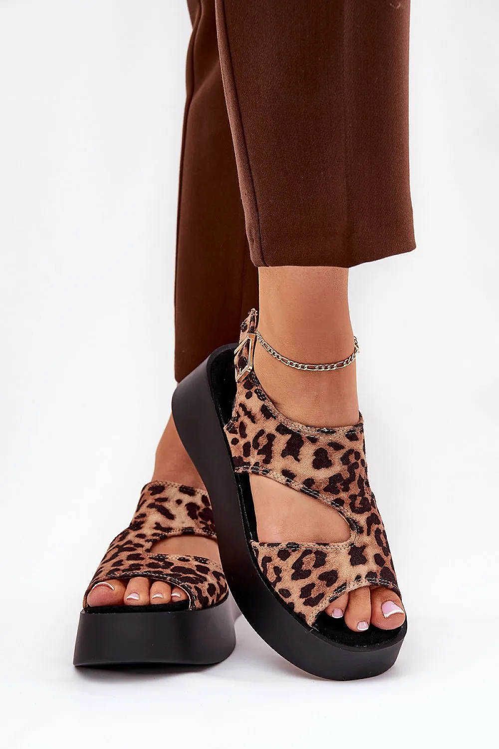Buskin model 209900 Step in style