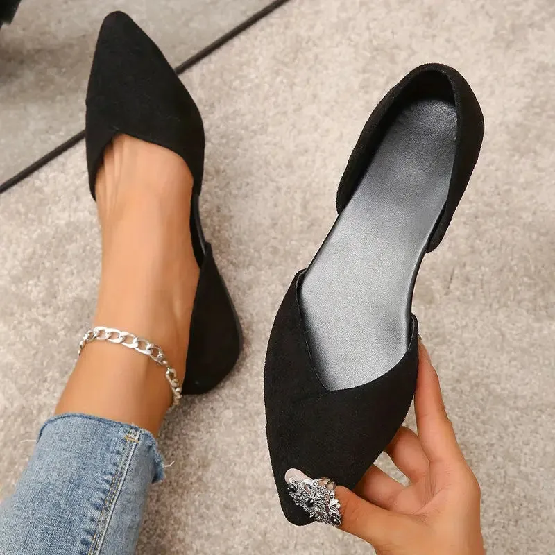 Eenvoudige, comfortabele platte schoenen met een spitse neus