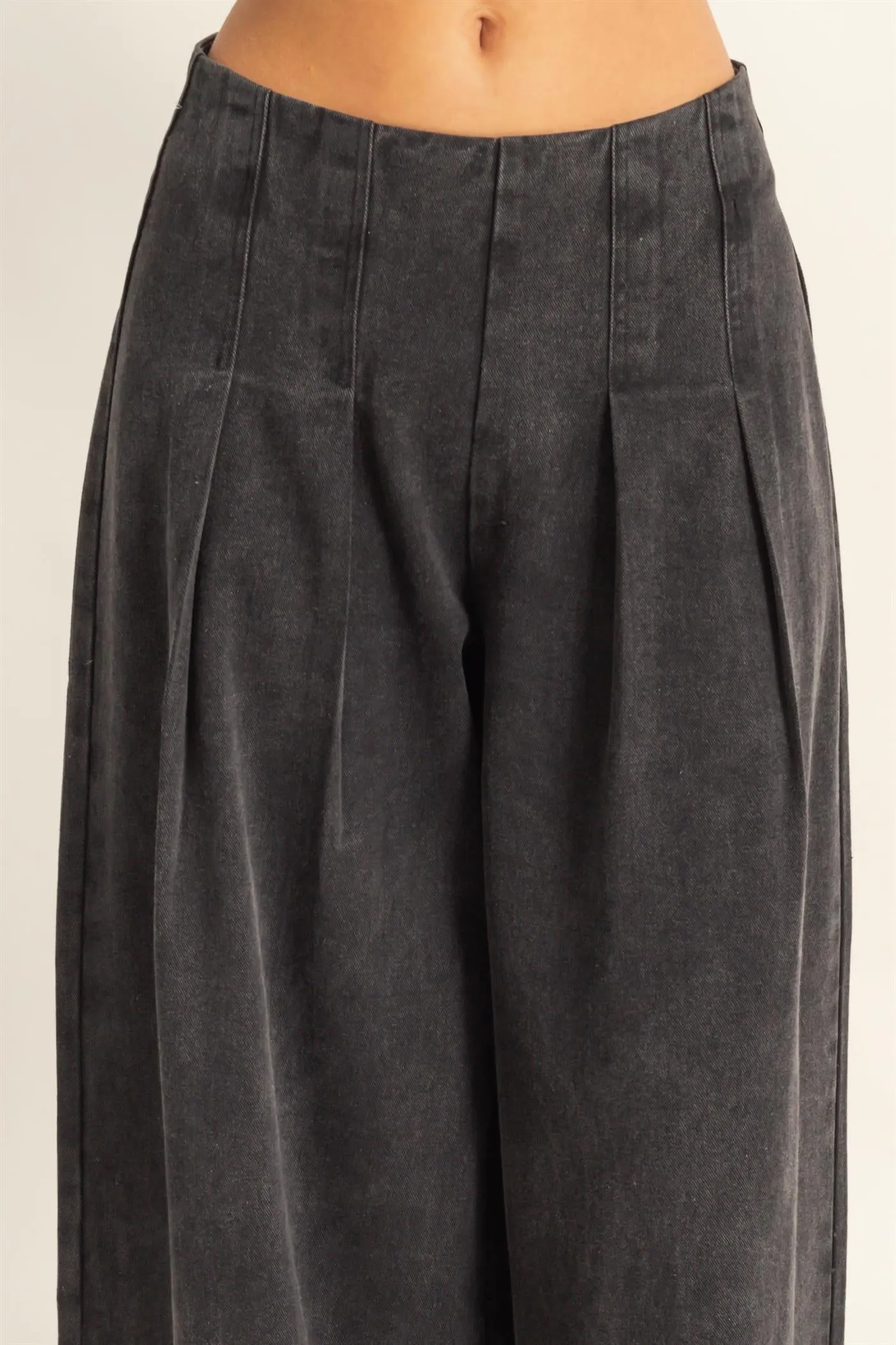 HF25A421-Washed Denim Pleated Wide Leg Pants