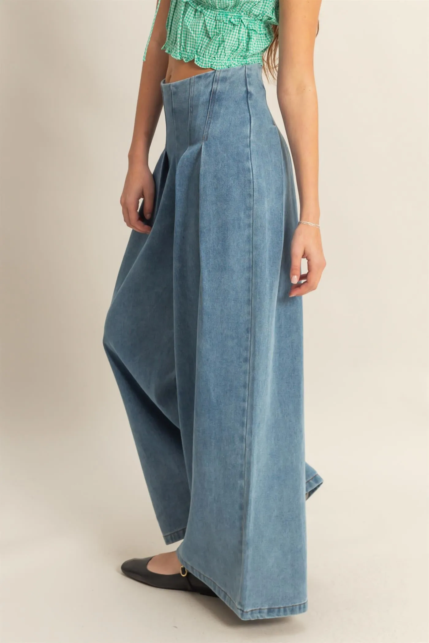 HF25A421-Washed Denim Pleated Wide Leg Pants