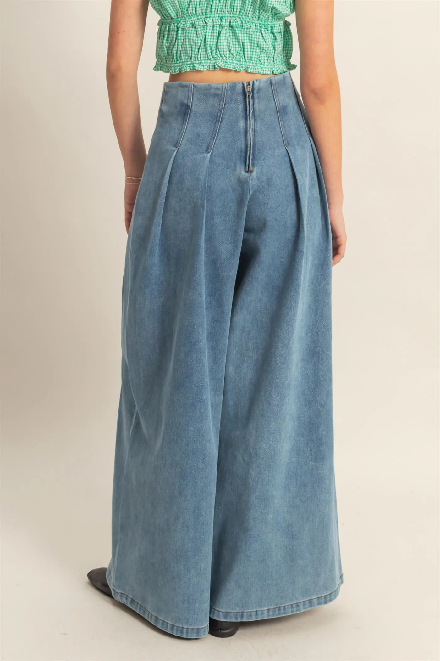 HF25A421-Washed Denim Pleated Wide Leg Pants