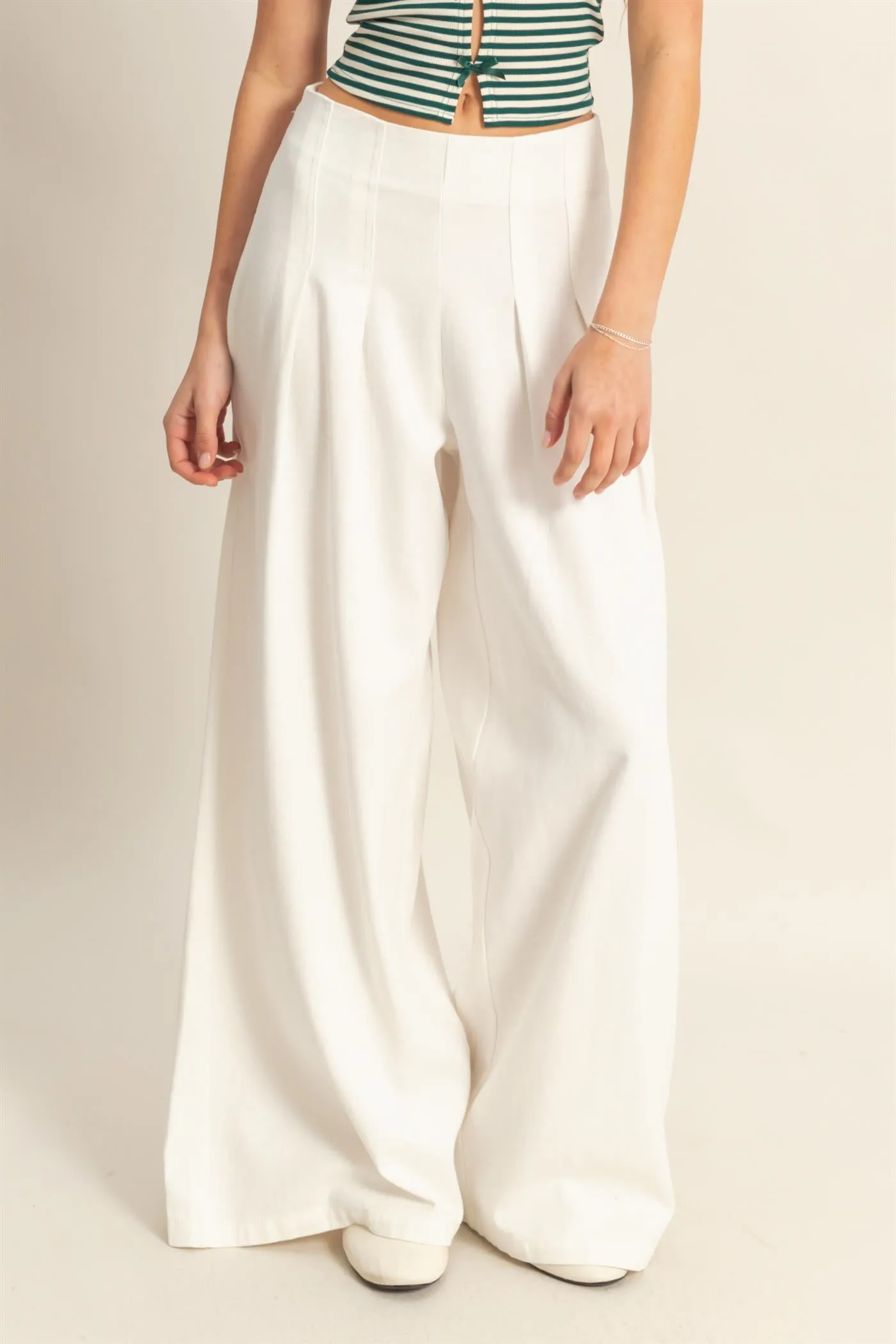 HF25A421-Washed Denim Pleated Wide Leg Pants
