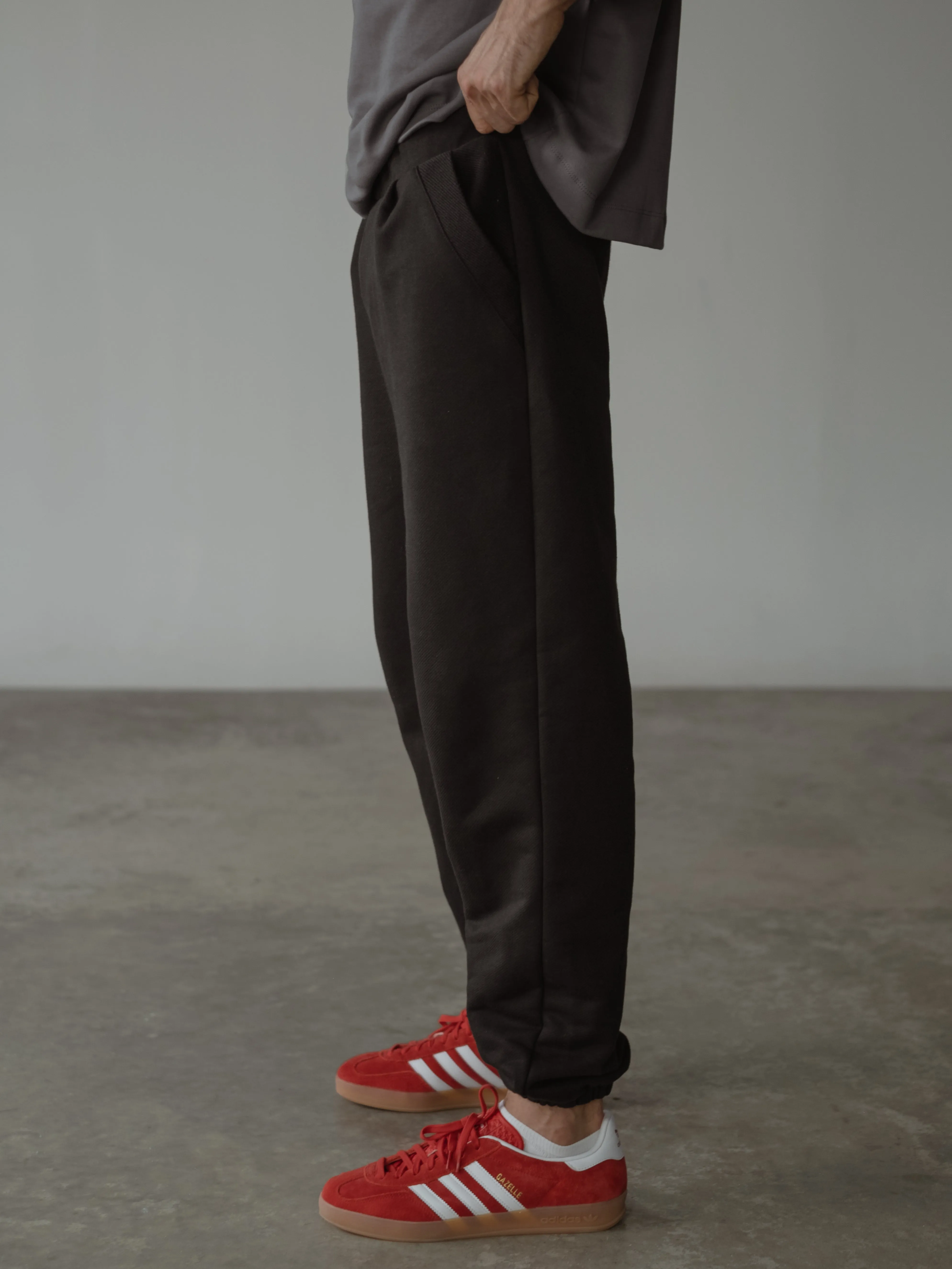 MEN MINIMAL JOGGER - BLACK