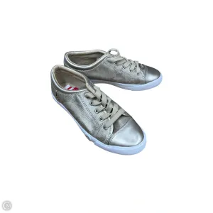 Shoes Sneakers By Guess In Gold, Size: 8